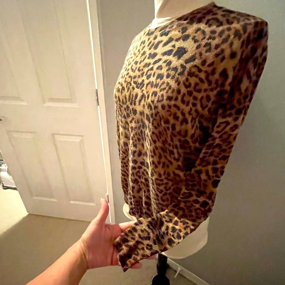 Olivaceous Leopard Print Sweater Size Small - image 3